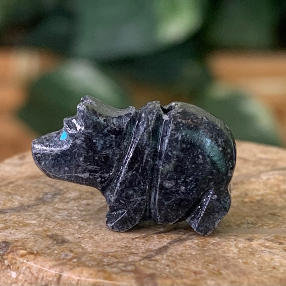 Native American Style Zuni Bear Fetish Bead Black Drilled Stone Mini Animal .7" - Picture 3 of 13